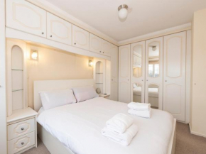 Pass the Keys Spacious 3-Bed Home Woolwich O2 Crossrail